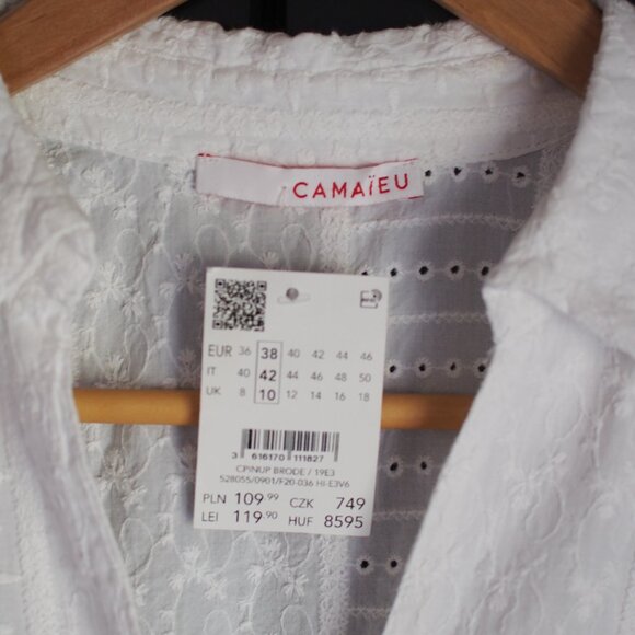 Camaieu | NWT Sleeveless Eyelet Shirt - Picture 2 of 4